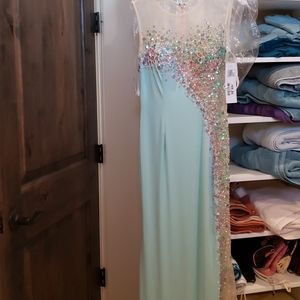 New jovani dress size 12 - stretchy- mint